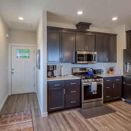 Oceanview Townhome - Pet Friendly - Sleeps 6 - King Depoe Bay Eksteriør billede