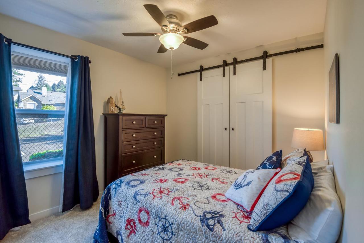 Oceanview Townhome - Pet Friendly - Sleeps 6 - King Depoe Bay Eksteriør billede