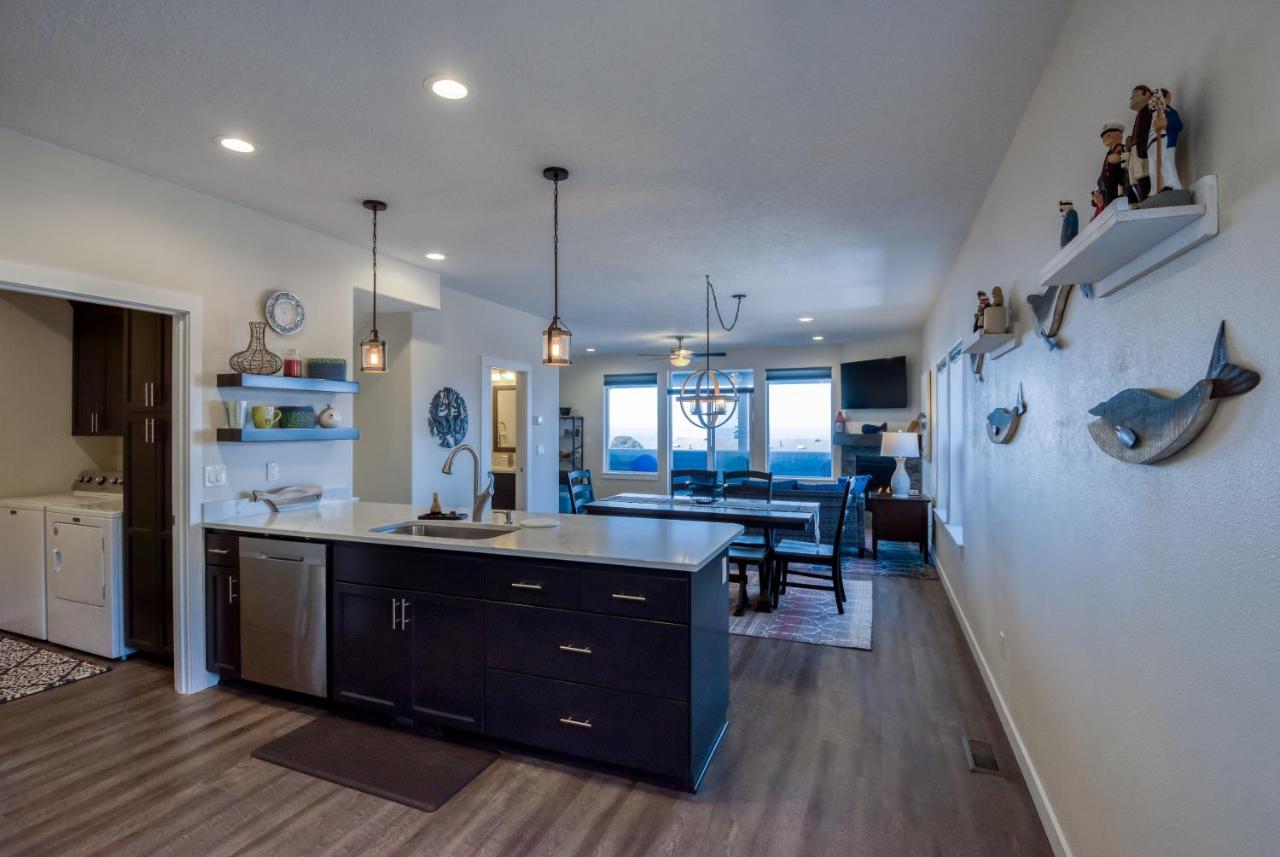 Oceanview Townhome - Pet Friendly - Sleeps 6 - King Depoe Bay Eksteriør billede