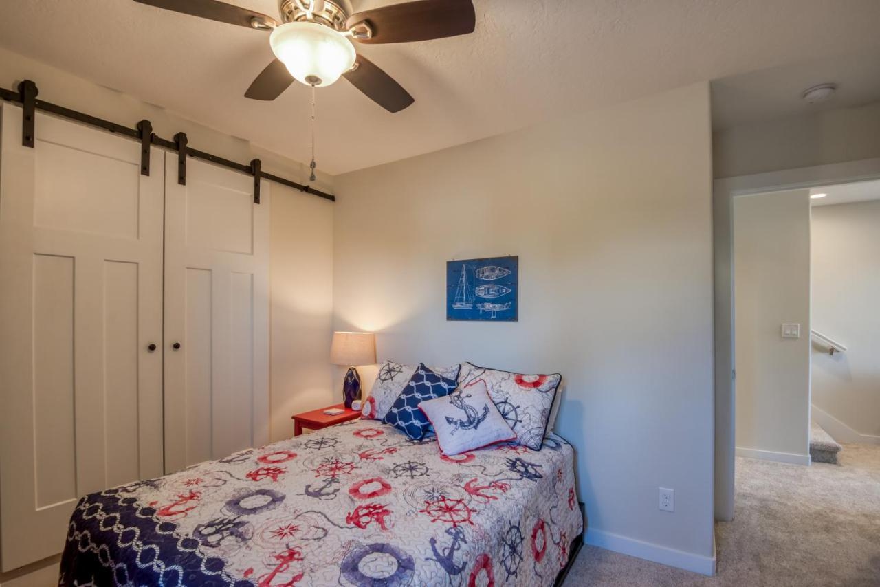 Oceanview Townhome - Pet Friendly - Sleeps 6 - King Depoe Bay Eksteriør billede